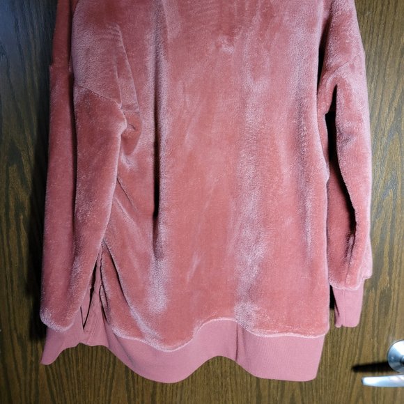 SO Super Fluffy Mauve Pullover Oversized Size Small - Picture 3 of 3